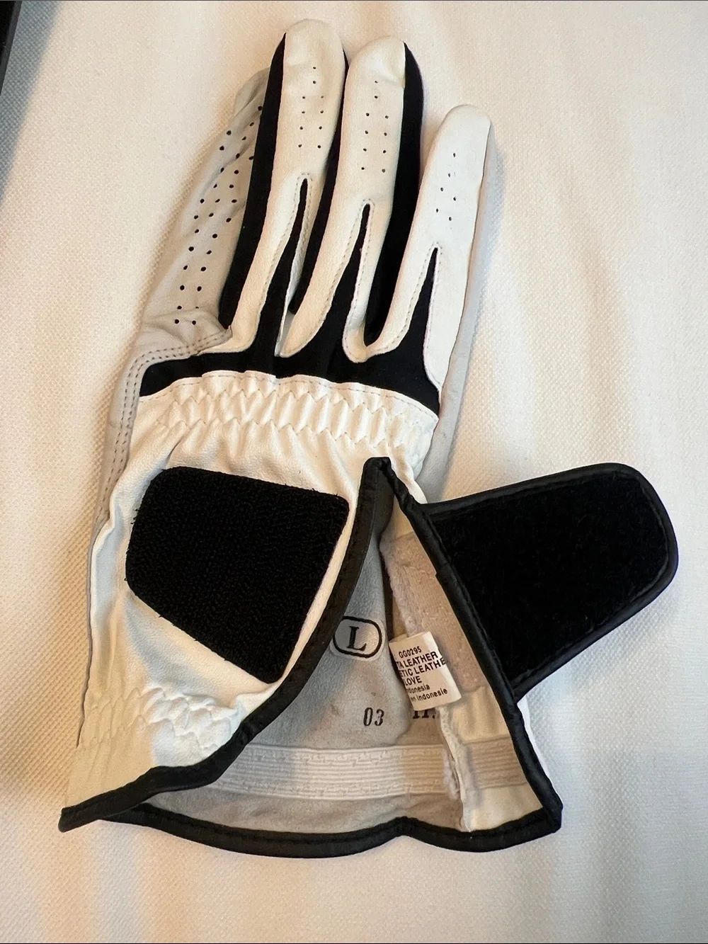 Nike White and Black Tech Xtreme Golf Glove Reg/Right ML